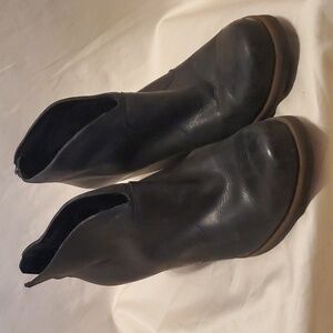 Korks Leather Ankle Booties SZ 8